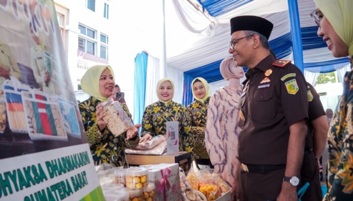 Dukung Penguatan Ekonomi, Kejati Sumbar Gelar Ramadan Berkah Pasar Murah