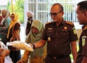 Kejari Pasaman Gelar Pasar Murah dan Konsultasi Hukum Gratis