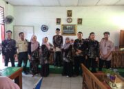 ASN MTsN 5 Kota Padang Berbagi THR untuk Tenaga Honorer Jelang Idul Fitri 1447 H