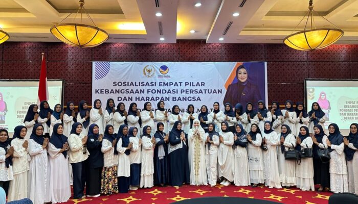 Lisda Hendrajoni Bangkitkan Semangat Perempuan Sumbar: Kita Tiang Negara!