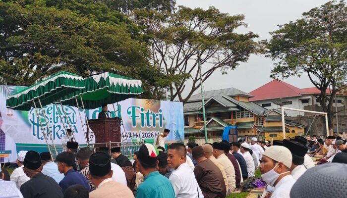Dibayangi Mendung, Hangatnya Idulfitri Menyatukan Warga Kota Solok