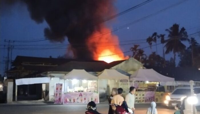 Dekat Kantor Bupati Dharmasraya, Satu Unit Rumah Terbakar