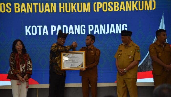 Wawako Padang Panjang Hadiri Peresmian 1.265 Posbankum Sumbar