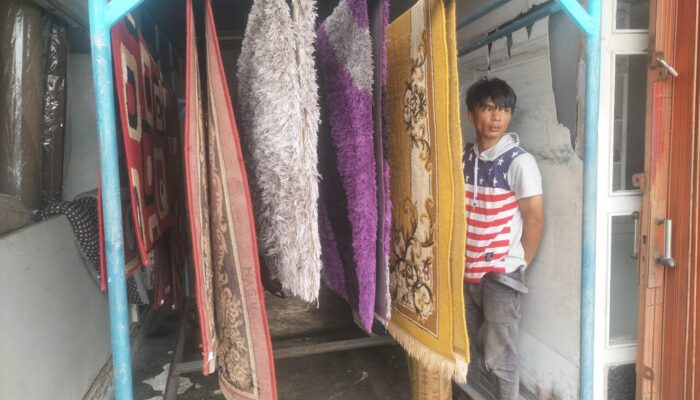 Berkah Jelang Lebaran, Jasa Cuci Karpet  Kewalahan