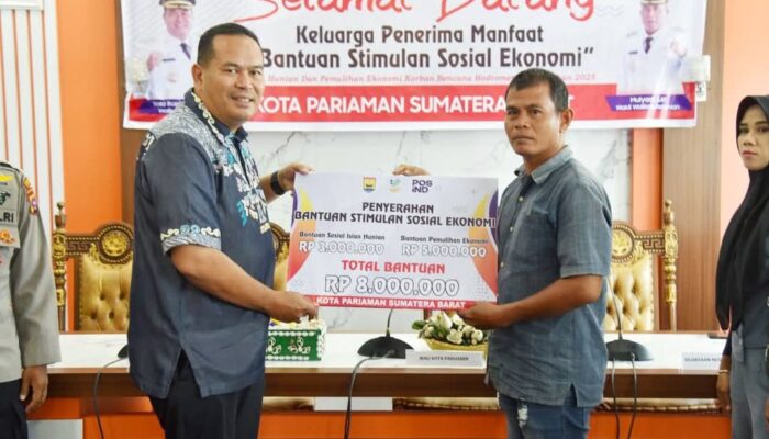 15 KK Korban Banjir dan Longsor di Pariaman Terima Bantuan Stimulan