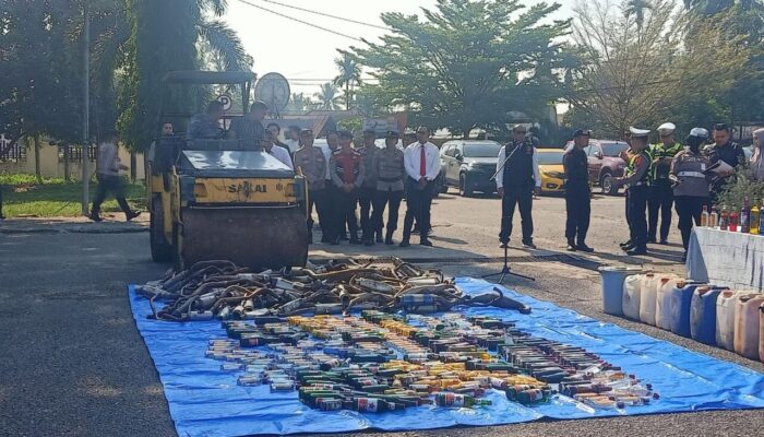 Barang Bukti Operasi Pekat Dimusnahkan, Bupati Dharmasraya Apresiasi Kinerja Polres