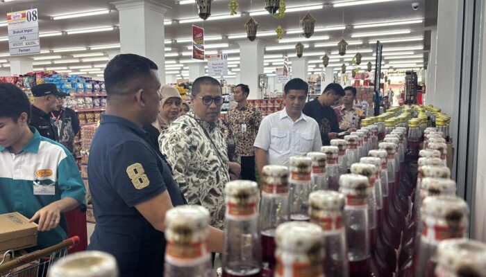 Wako Hendri Arnis Dampingi BPOM, Pastikan Produk Pangan di Supermarket Aman Dikonsumsi