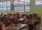 Ribuan Soal Dihadapi Serius, Siswa MTsN 1 Pasaman Ikuti STS dengan Tertib