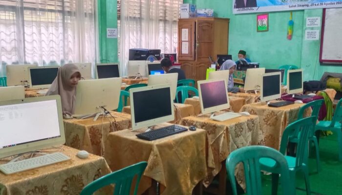 MTsN 1 Pasaman Matangkan Persiapan TKA 2026, Server Disinkronkan dan Simulasi CBT Digelar