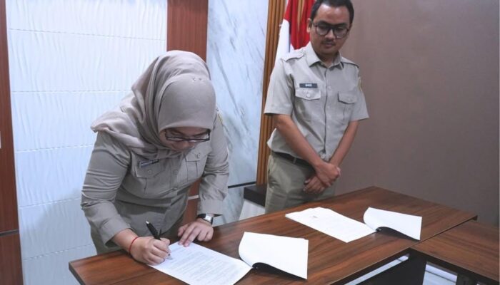 PPPK Kantah Padang Pariaman Tandatangani Adendum Perjanjian Kerja