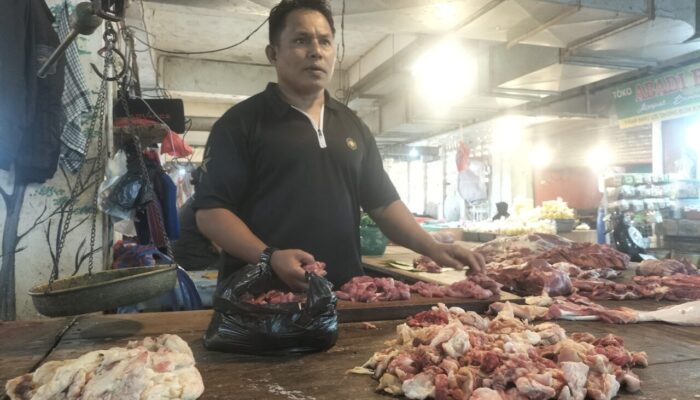 Harga Daging Ayam Naik di Padang Panjang