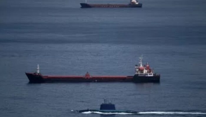 Selat Hormuz Ditutup, Harga Minyak Dunia Melonjak Tajam 20 Dolar AS per Barel