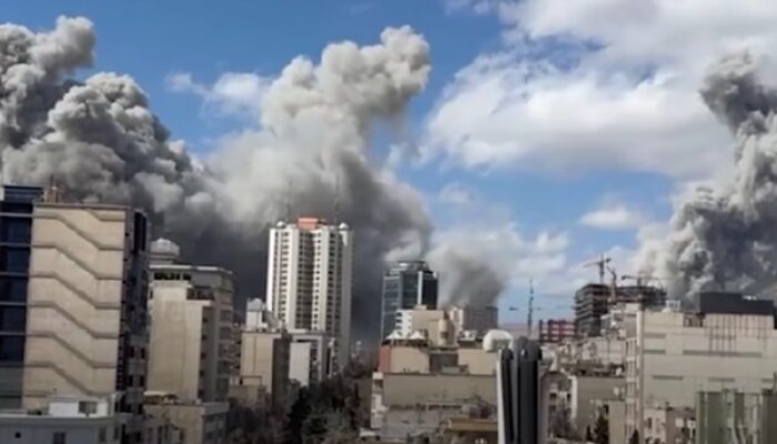 Iran Bersumpah akan Ratakan Israel