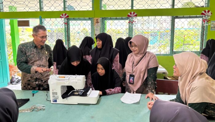 Konsen Kembangkan Bakat dan Kreativitas Siswa, Tata Busana Jadi Program Andalan MAN 1 Tanah Datar