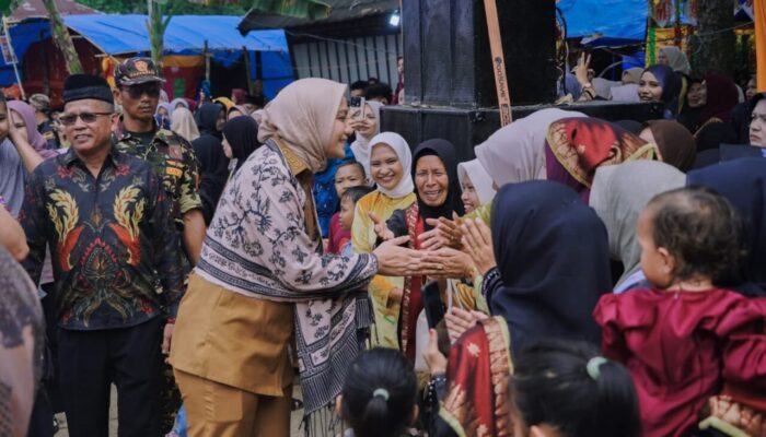 Bupati Annisa Hadiri Alek Nagari Tebing Tinggi, Tekankan Pentingnya Pelestarian Budaya
