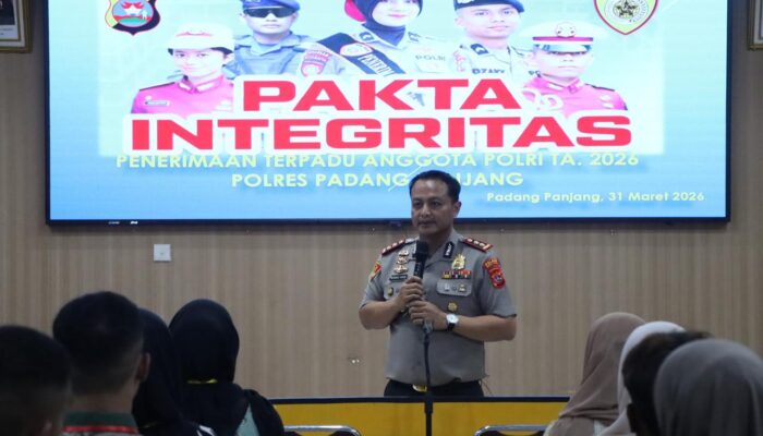 Wujudkan Seleksi Bersih dan Transparan, Polres Padang Panjang Teken Pakta Integritas Penerimaan Polri 2026