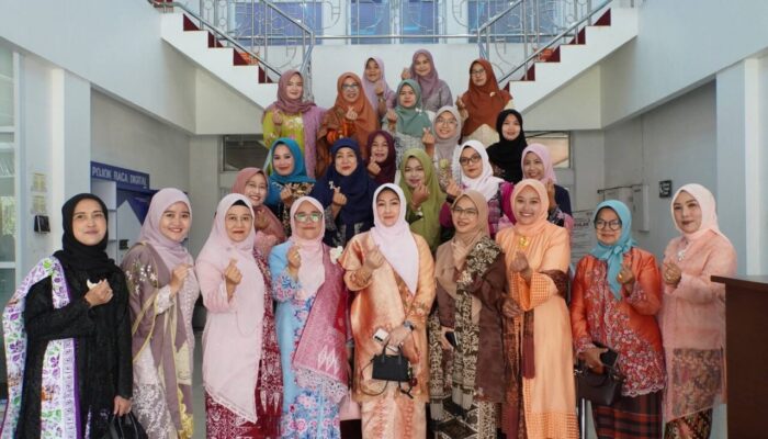 DWP Perkim LH Padang Panjang Juara Fashion Show Hari Kartini