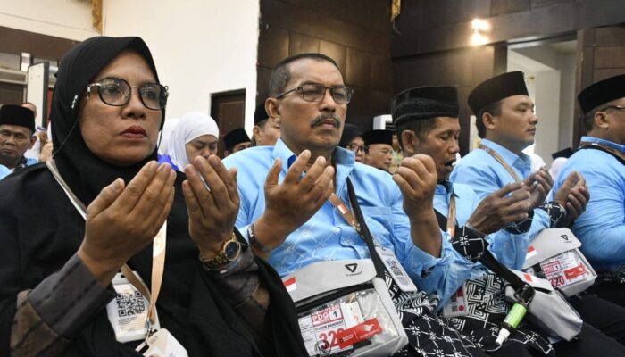 Lima ASN Padang Berangkat ke Tanah Suci pada Kloter I