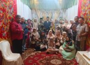 GTK MTsN 5 Padang Hadiri Prosesi Pernikahan Guru