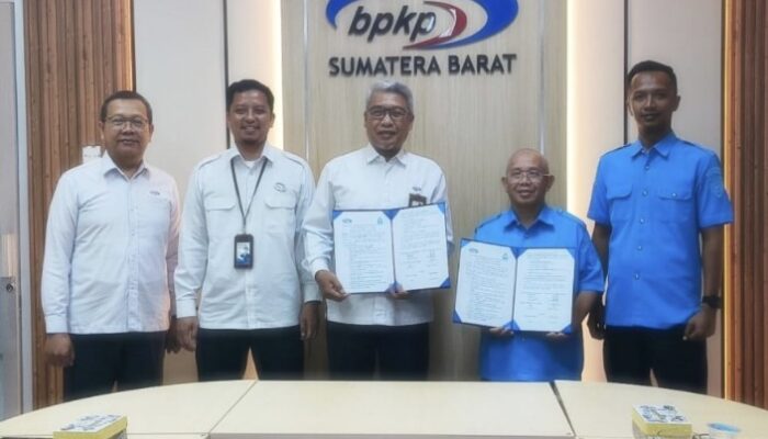 Perumda Tirta Saiyo Teken Komitmen Bersama Penguatan Pengendalian Korupsi di BPKP Sumbar
