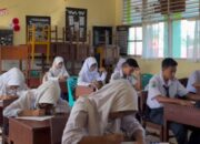Hari Pertama UM MTsN 5 Padang Berjalan Tertib dan Lancar