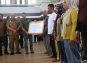 Pemerintah Kembali Serahkan Bantuan Dana Perbaikan Rumah Rusak Bagi Masyarakat Aceh Tamiang dan Tapanuli Tengah