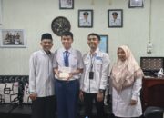 Bank Nagari Cabang Lubuk Sikaping Serahkan Hadiah pada Siswa MTsN 1 Pasaman