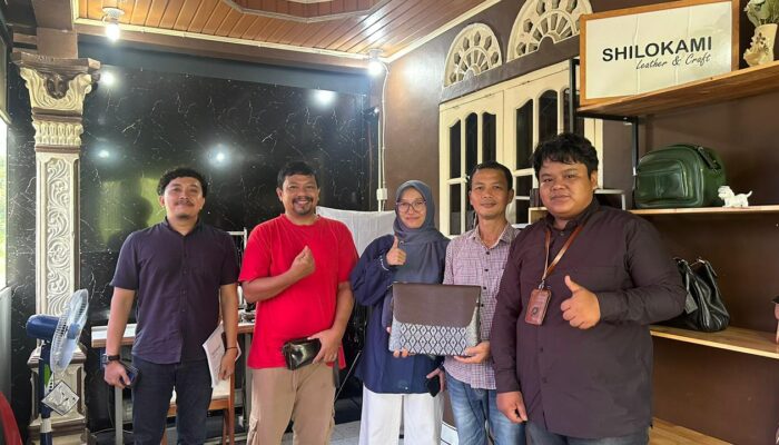 Pelindo Regional 2 Teluk Bayur Gandeng UMKM Shilokami Produksi ID Card Holder Khas Minang
