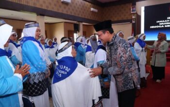 Pemko Payakumbuh Lepas 175 JCH, Zulmaeta: Fokus Beribadah di Tanah Suci