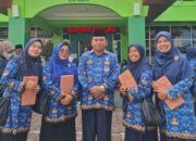 Empat Guru MTsN 5 Padang Menuju Tanah Suci, Diiringi Doa dan Bingkisan dari Kankemenag