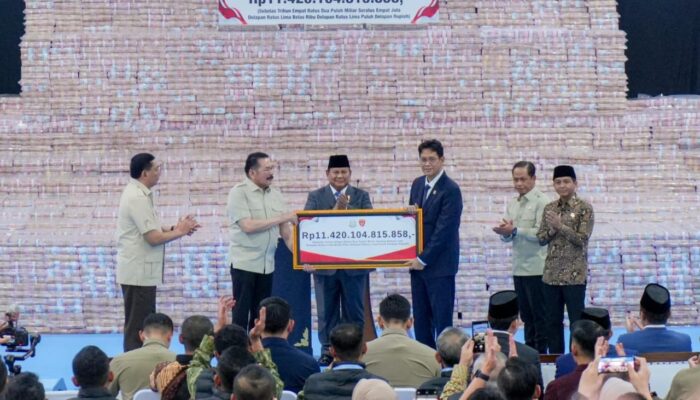 Wamen Ossy Saksikan Penyerahan Denda Administratif Rp11,4 Triliun oleh Satgas PKH