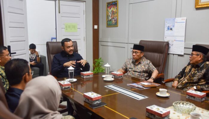 Padang Hidupkan kembali Pendidikan Agama di Masjid, Ribuan Siswa SMP–MTs Siap Ikuti Program 3T