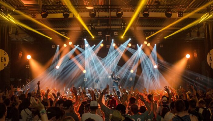 Tips Tetap Sehat selama Menonton Festival Musik