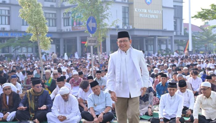 Ribuan Jemaah Salat Iduladha Padati Balai Kota, Payakumbuh Siapkan 1.791 Hewan Kurban