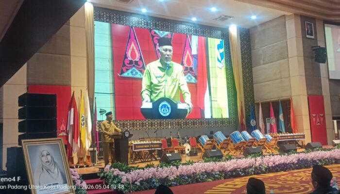 Siswa dan Guru MAN 3 Padang Ikuti Seminar Nasional Kiprah Rahmah El Yunusiyyah di UNP
