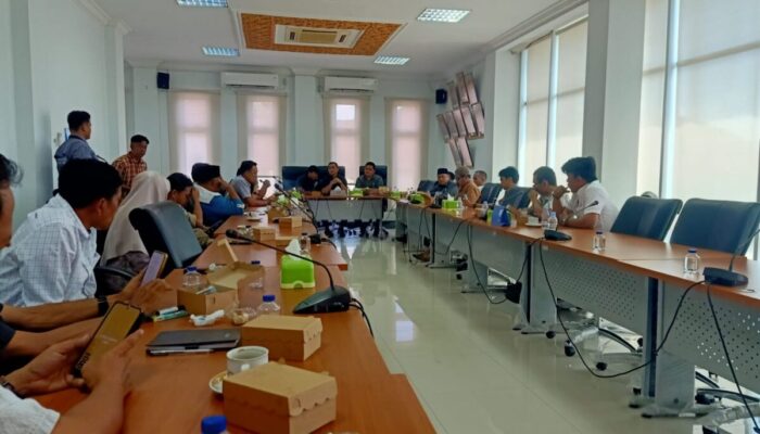 Harga TBS Anjlok, DPRD Dharmasraya Desak PKS Hadirkan Pengambil Kebijakan