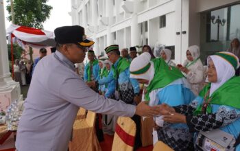 Wako Lepas Tujuh JCH Kloter IX Padang Panjang Menuju Tanah Suci