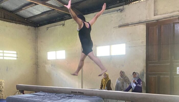 41 Pelajar di Padang Bersaing pada Cabang Olahraga Panjat Tebing dan Senam O2SN
