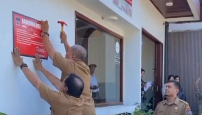 Dinas PUPR Kota Padang Segel Bangunan Kafe Tanpa PBG