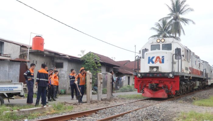 KAI Tutup Perlintasan Liar di Padang Pariaman