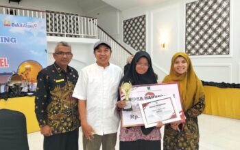 Menggali Jejak Sejarah Sawahlunto, Yumna Afifah Putri Siswi MAN Kota Sawahlunto Terima Hadiah