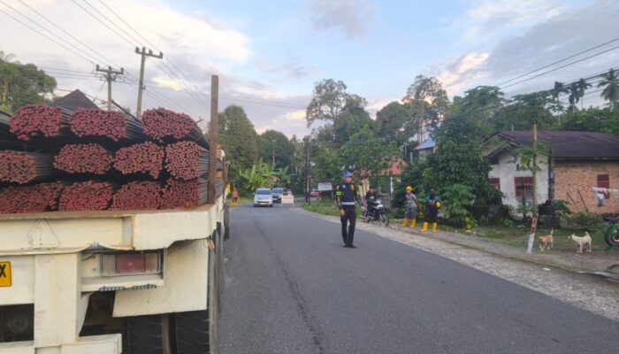Aktivitas Pengangkutan Material Proyek Diyakini Aman dan Dikawal Aparat Kepolisian