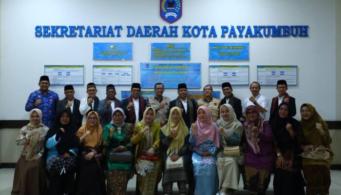 Korpri Payakumbuh Lepas 17 ASN ke Tanah Suci, Haru dan Doa Mengiringi Langkah Menuju Haji Mabrur