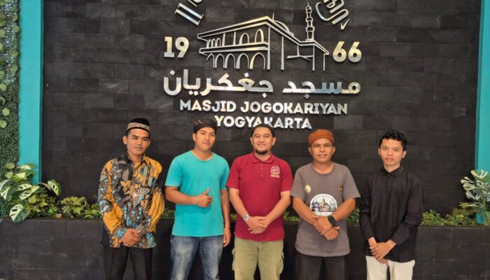 Studi Tiru ke Jogokariyan, Pengurus Masjid Al Hidayah Taratak Boncah bawa Semangat Memakmurkan Umat