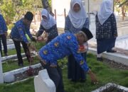 MTsN 5 Padang Ziarah ke Makam Pahlawan Kuranji 