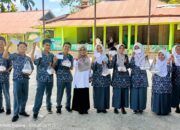Laksanakan Puasa Arafah, Kepala MAN 3 Padang Serahkan Reward 