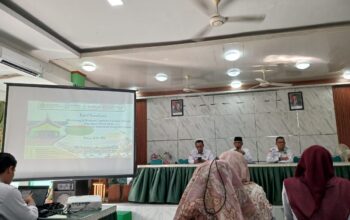 Rapat Evaluasi di Kankemenag, MTsN 5 Padang Ikuti