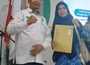 Dilantik Kakanwil, Rina Yanti Jadi Kepala Tata Usaha ASN MAN 4 Tanah Datar