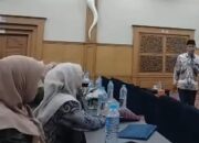 Kasubbag Tata Usaha Kankemenag Tutup Workshop MTsN 5 Padang