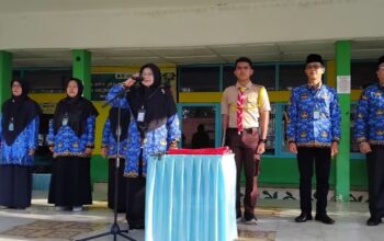 Laksanakan Upacara Harkitnas, MAN 1 Tanah Datar : Teguhkan Semangat Bangkit, Berkarakter, dan Berprestasi